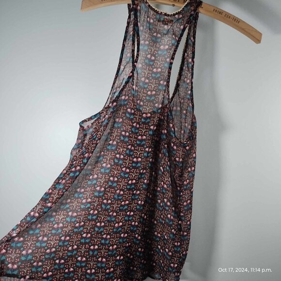 Aerie size medium feminine‎ dainty top sheer with gold trim & blue/pink flowers - Picture 5 of 8